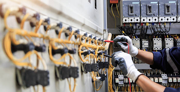 Professional Electrician technician working in Rogue River, OR